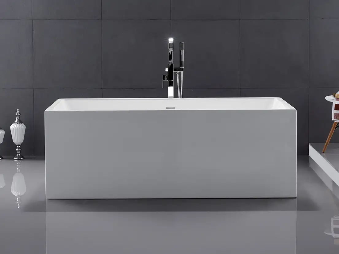 Ydernæs akrylbadkar 153 cm i badrumsmiljö från SPA Kompaniet.